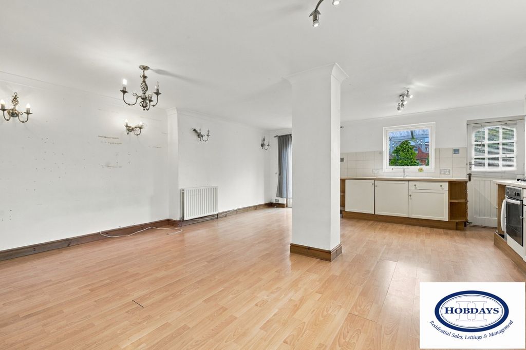Property photo 3 of 13 5592638