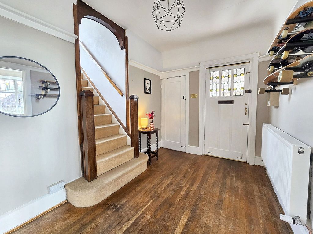 Property photo 3 of 26