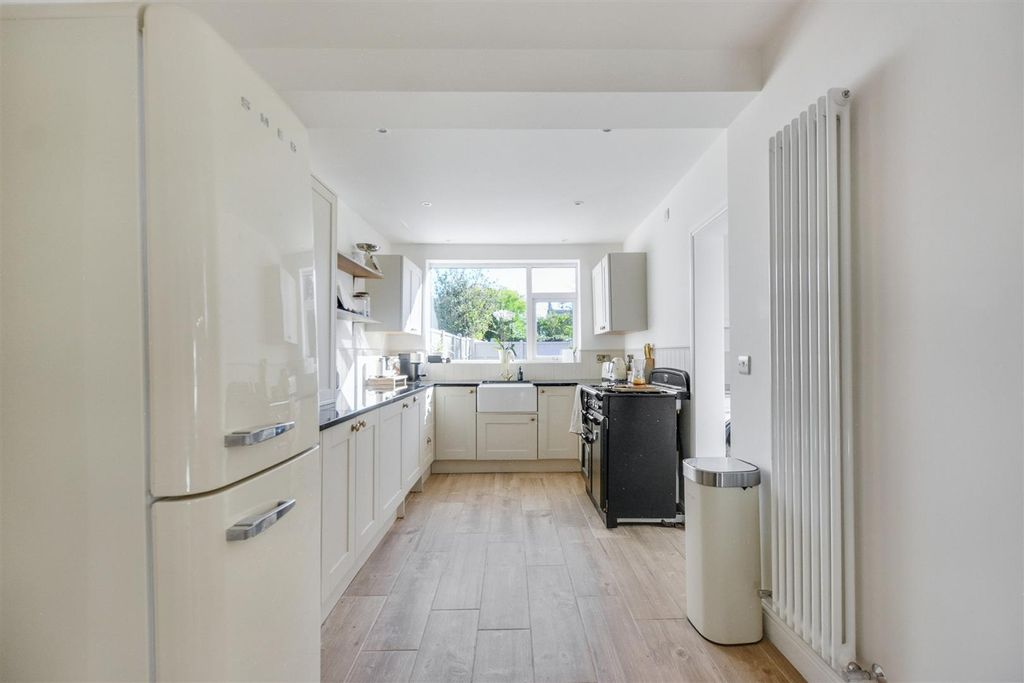 Property photo 3 of 21 Living/Dining Kitchen
