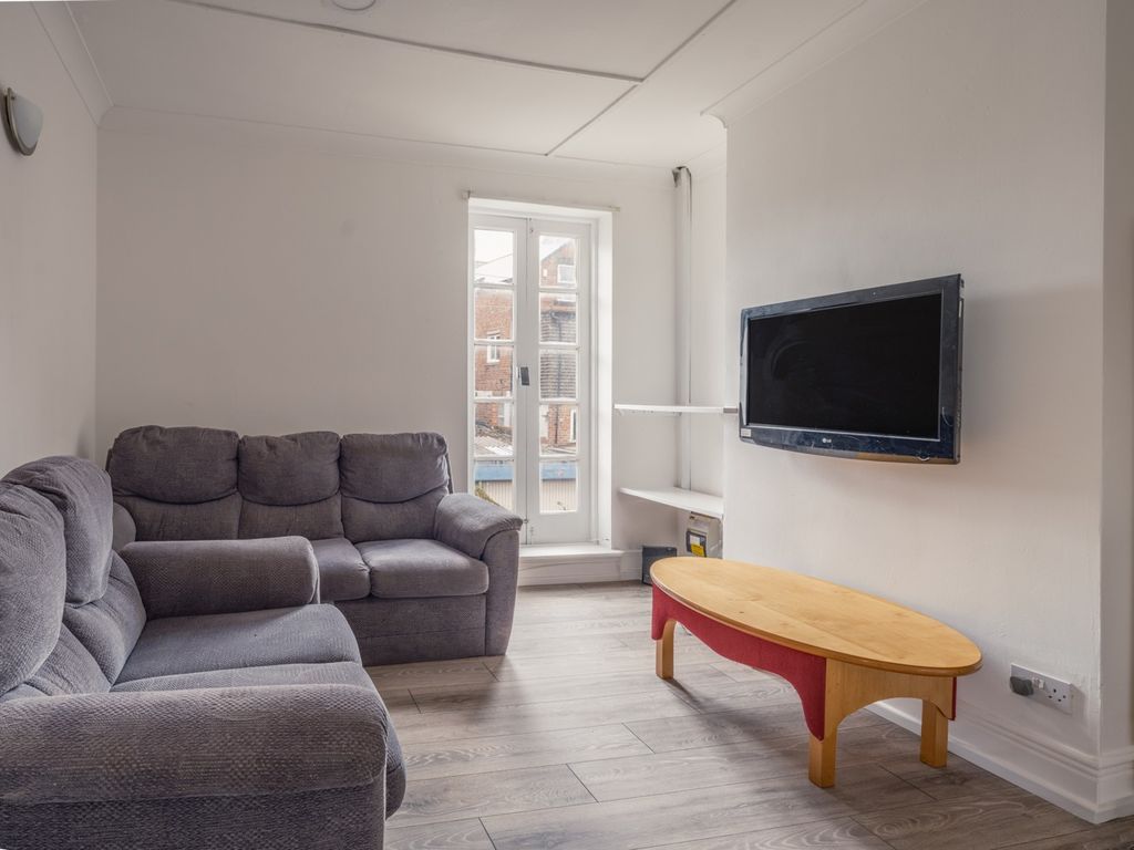 Property photo 3 of 16 5591492