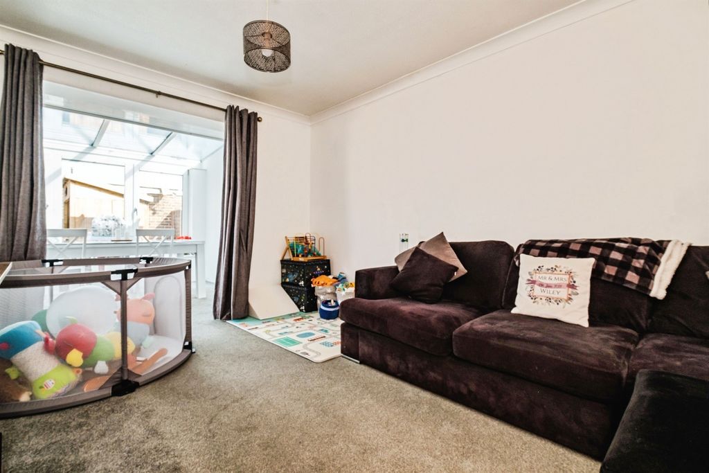 Property photo 2 of 17