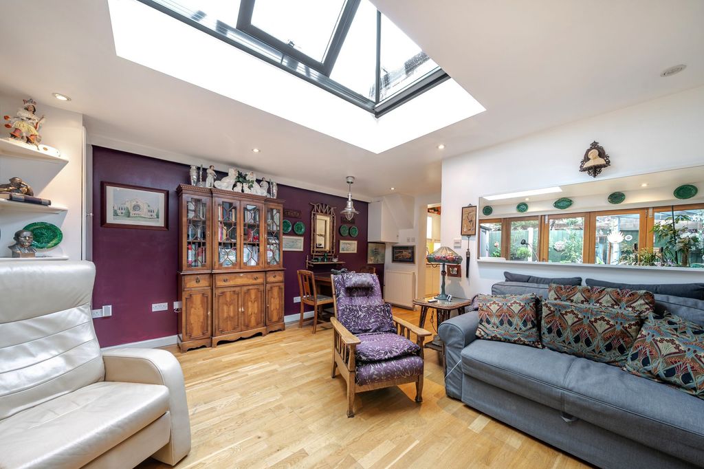 Property photo 2 of 22