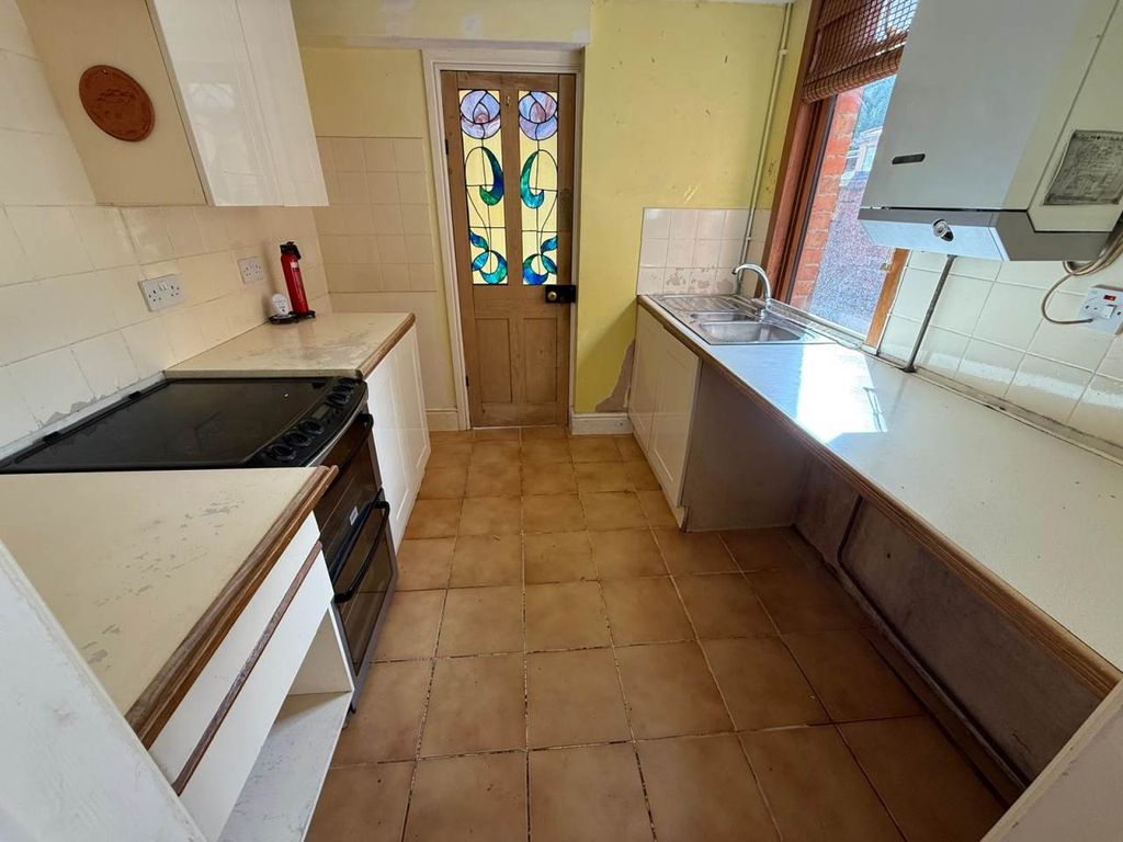 Property photo 3 of 16 Kitchen