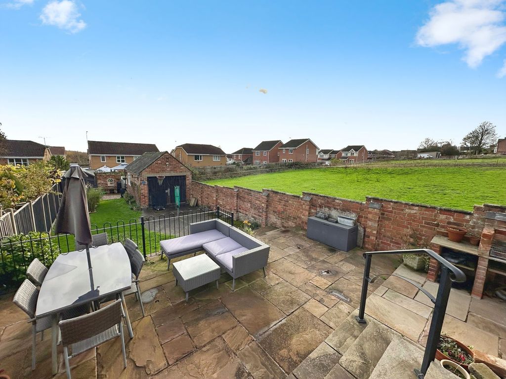 Property photo 3 of 28