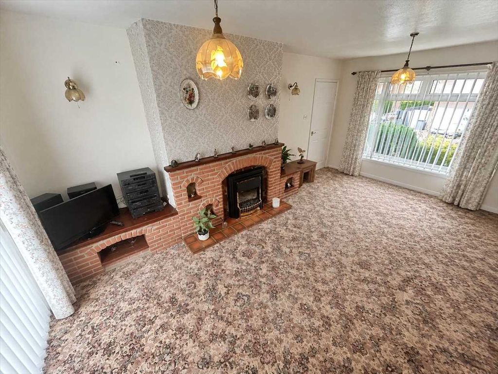 Property photo 3 of 27 Living Room