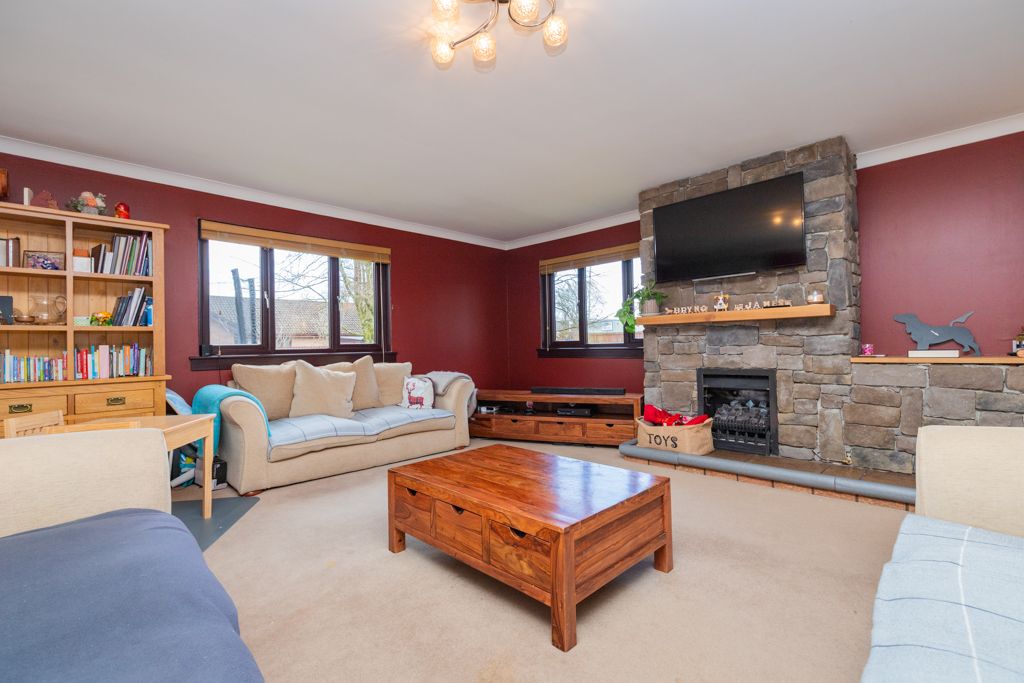 Property photo 2 of 25