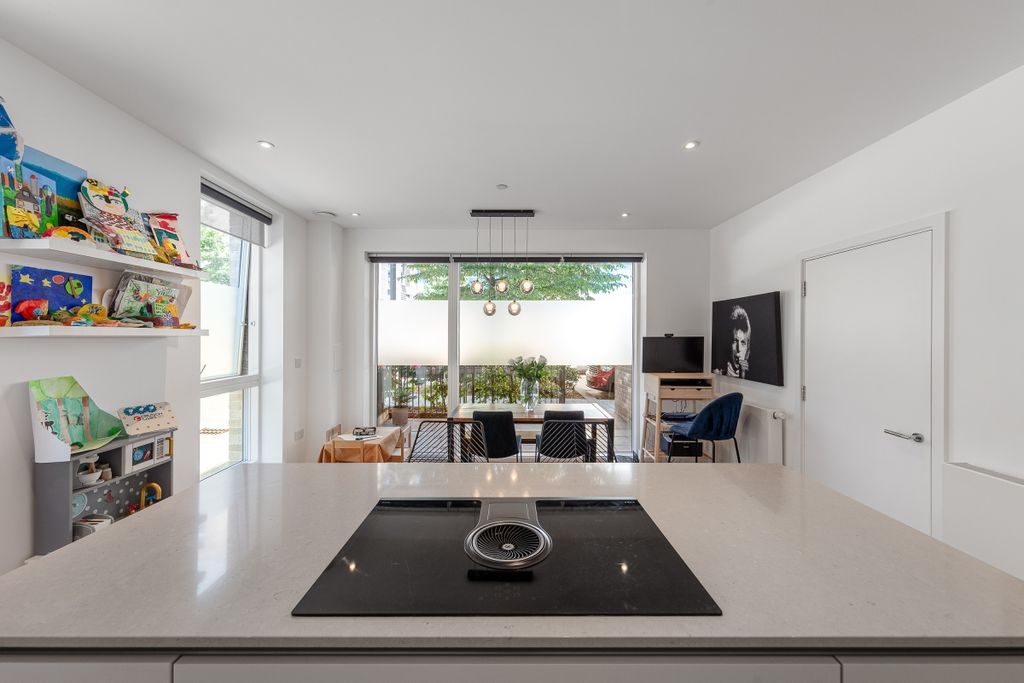 Property photo 3 of 17 094A4541