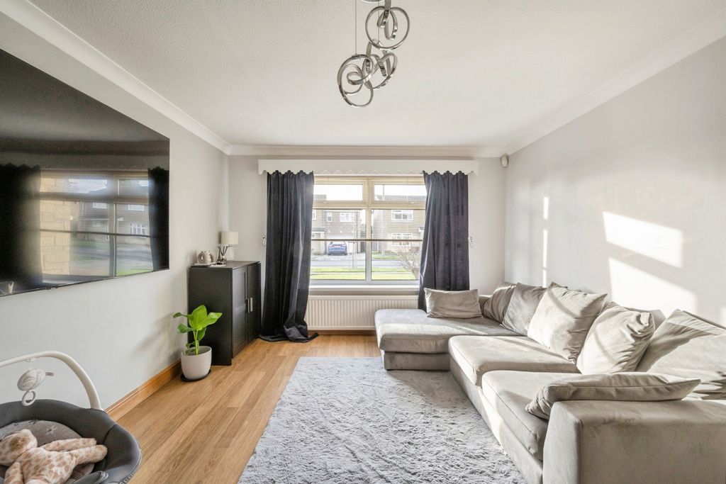 Property photo 2 of 20 Lounge