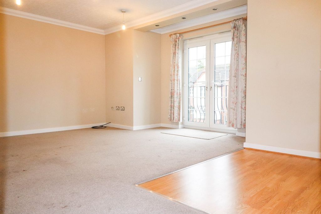 Property photo 3 of 12 Open Plan Dining Lounge Area