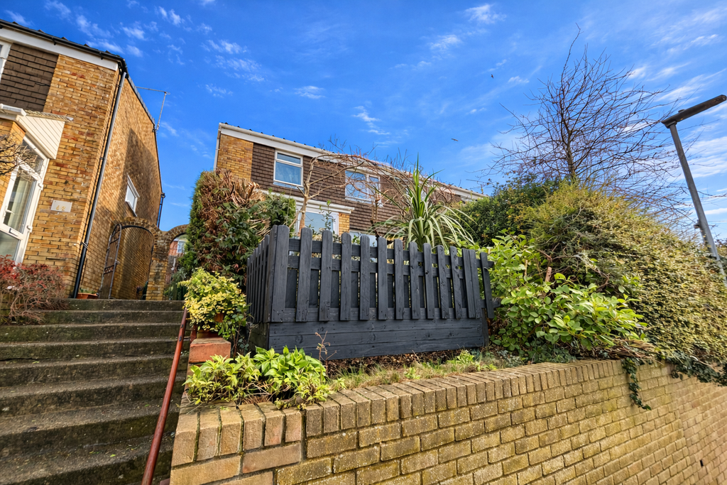 Property photo 1 of 14 Photo 7