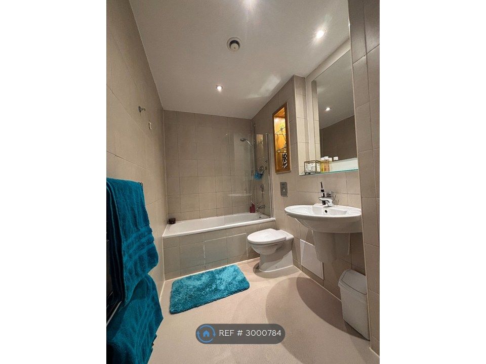 Property photo 3 of 8 Bathroom