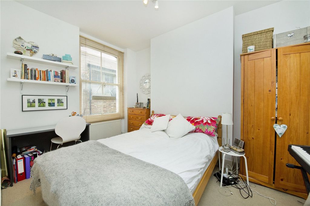 Property photo 3 of 12 Bedroom