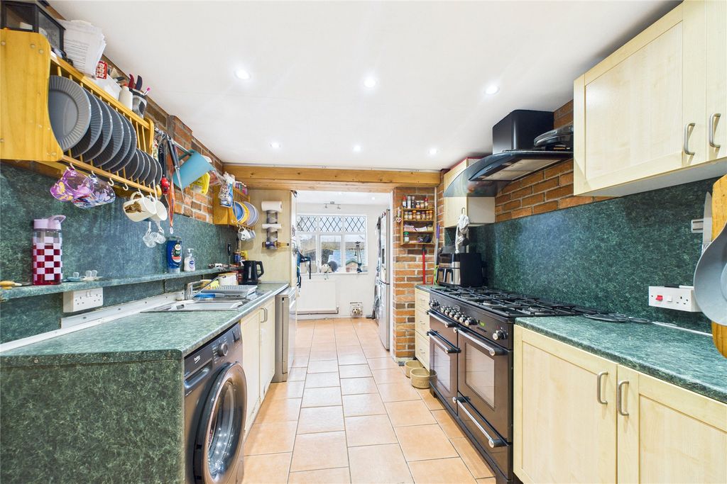 Property photo 2 of 9 Picture No. 16