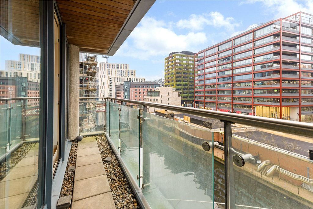 Property photo 3 of 17 Balcony
