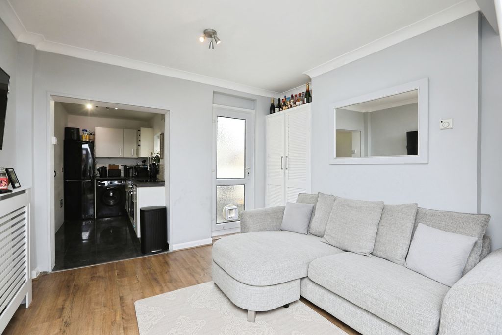 Property photo 3 of 14 Pbox-Img.Jpg