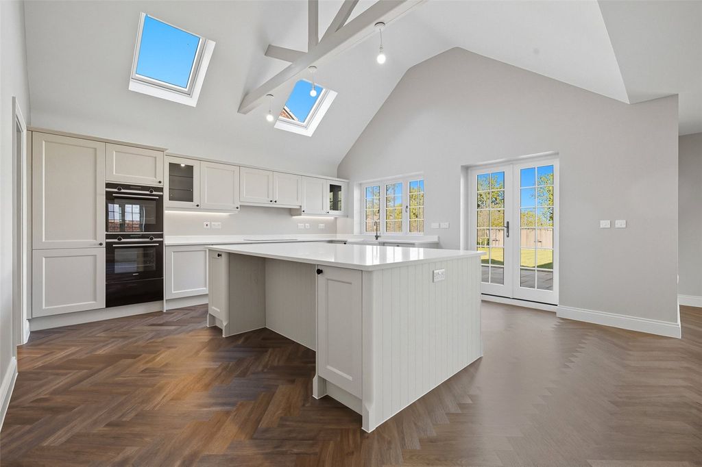 Property photo 1 of 20 Kitchen/Dining Room
