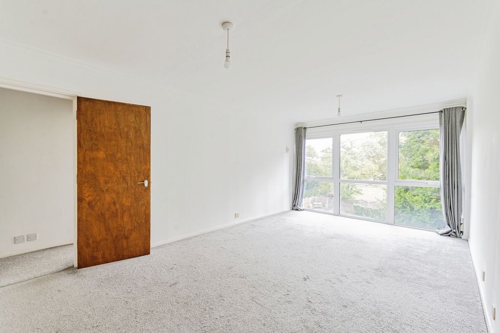 Property photo 2 of 25 Pbox-Img.Jpg