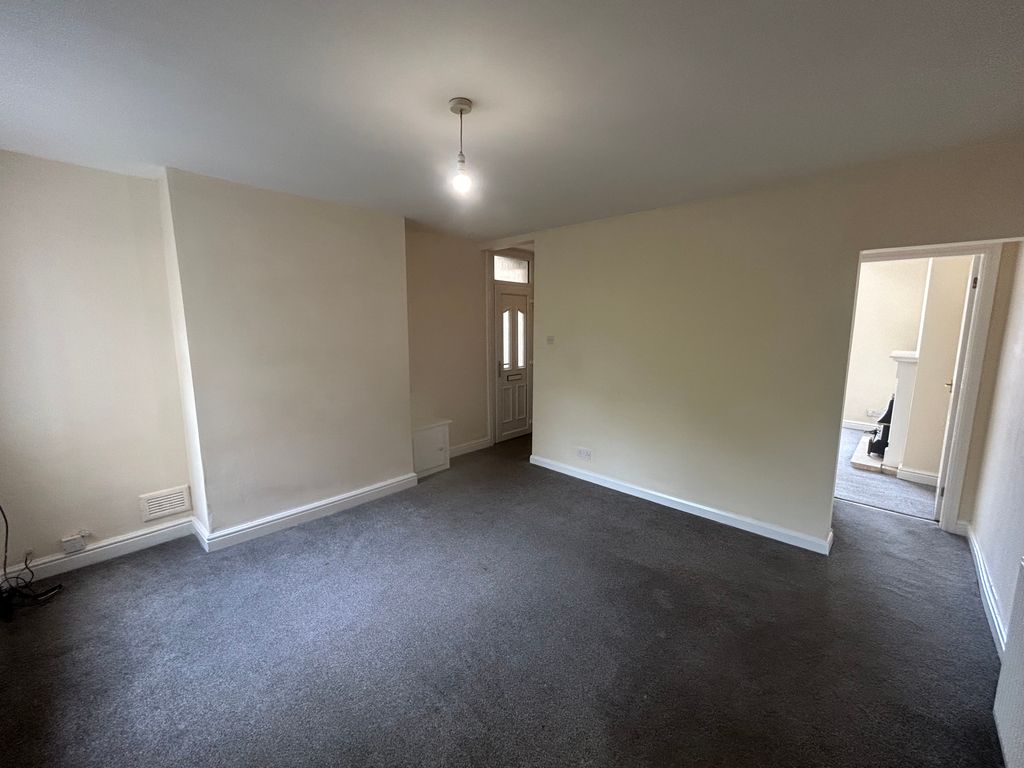 Property photo 3 of 7 Living Room