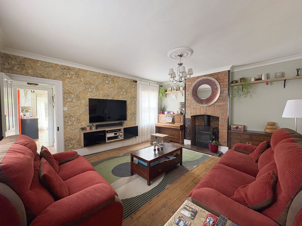 Property photo 3 of 27 Gallery