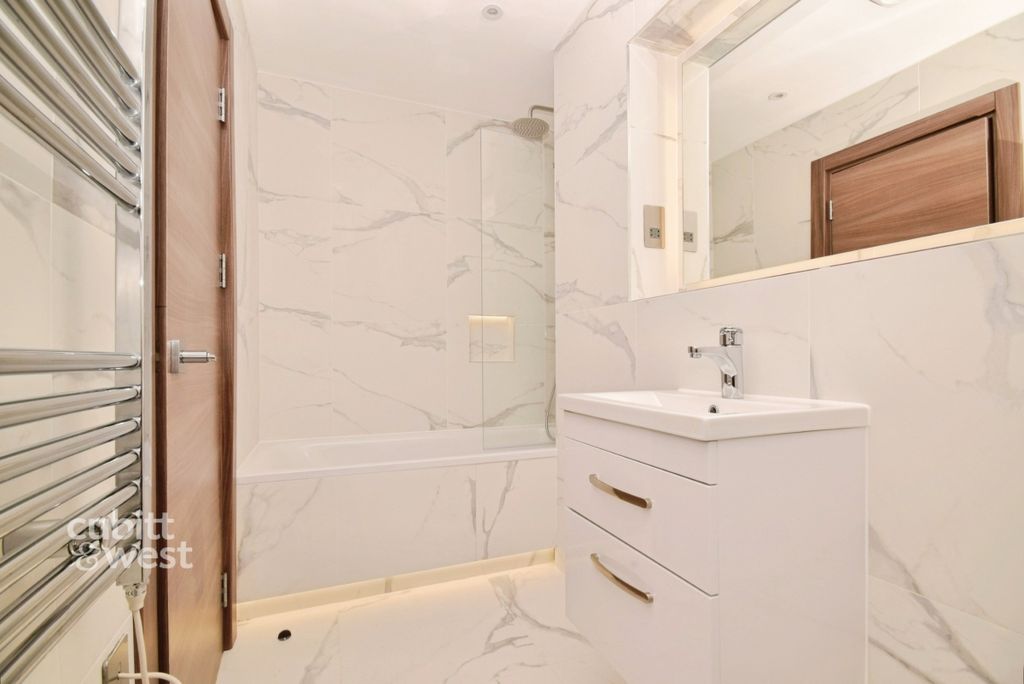 Property photo 2 of 8 8Dcb89c9-Dsc_0048