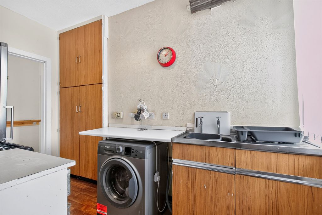 Property photo 3 of 25