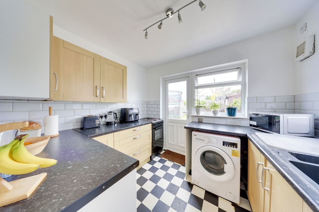 Property photo 3 of 12