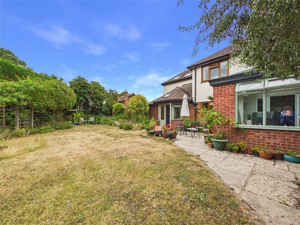 Property photo 2 of 28 Picture No. 01
