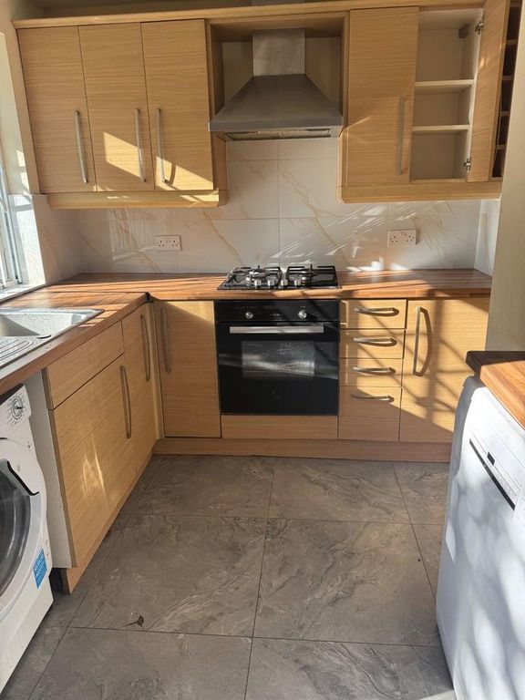 Property photo 2 of 10 Photo 2