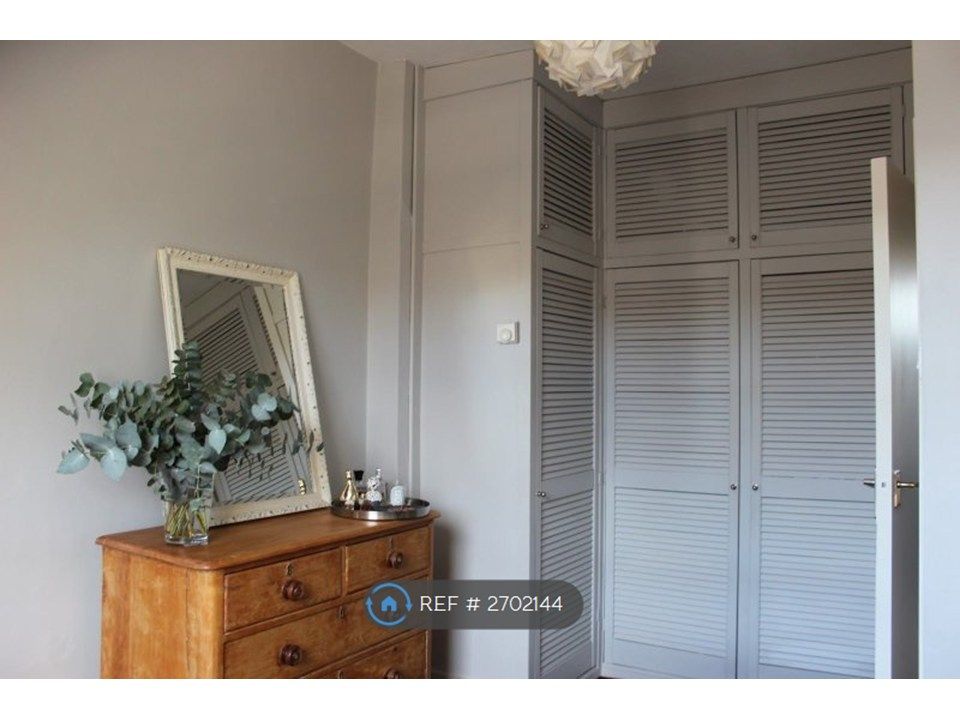 Property photo 2 of 6 Built-In Bedroom Storage