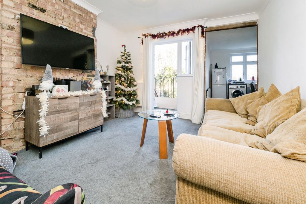 Property photo 2 of 26 Pbox-Img.Jpg