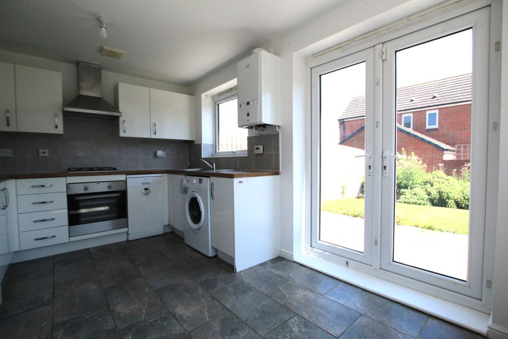 Property photo 2 of 26