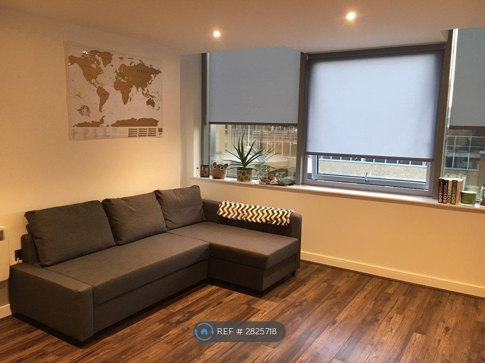 Property photo 1 of 9 Living Space