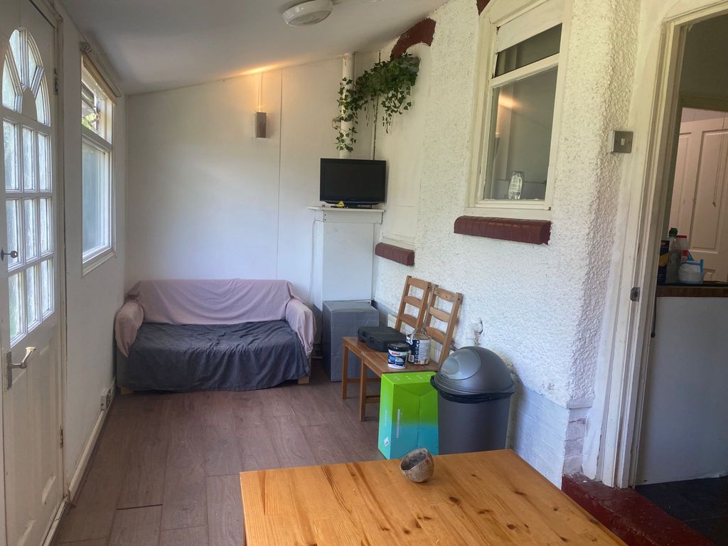 Property photo 2 of 13 79Ff13d5-Ab51-484c-911c-E61F1Dd618A6