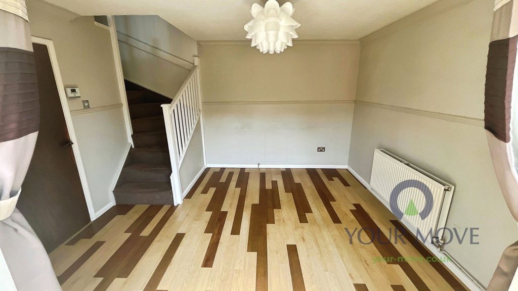 Property photo 3 of 12 Lounge