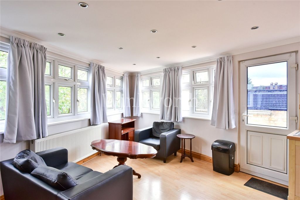 Property photo 2 of 13 Picture No. 10