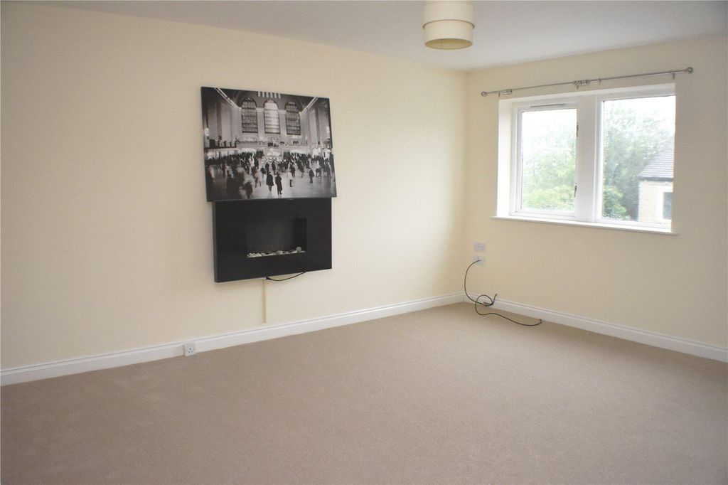 Property photo 2 of 13 Image