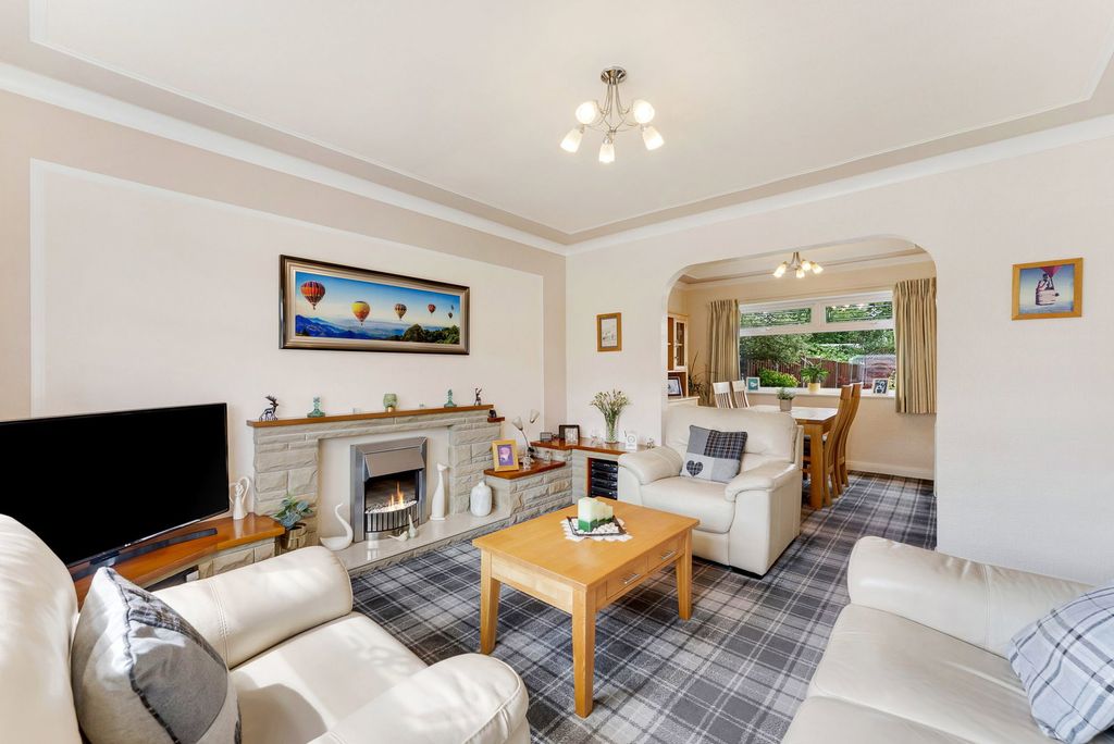 Property photo 2 of 30