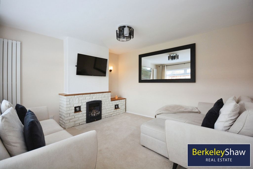 Property photo 3 of 15 Living Room