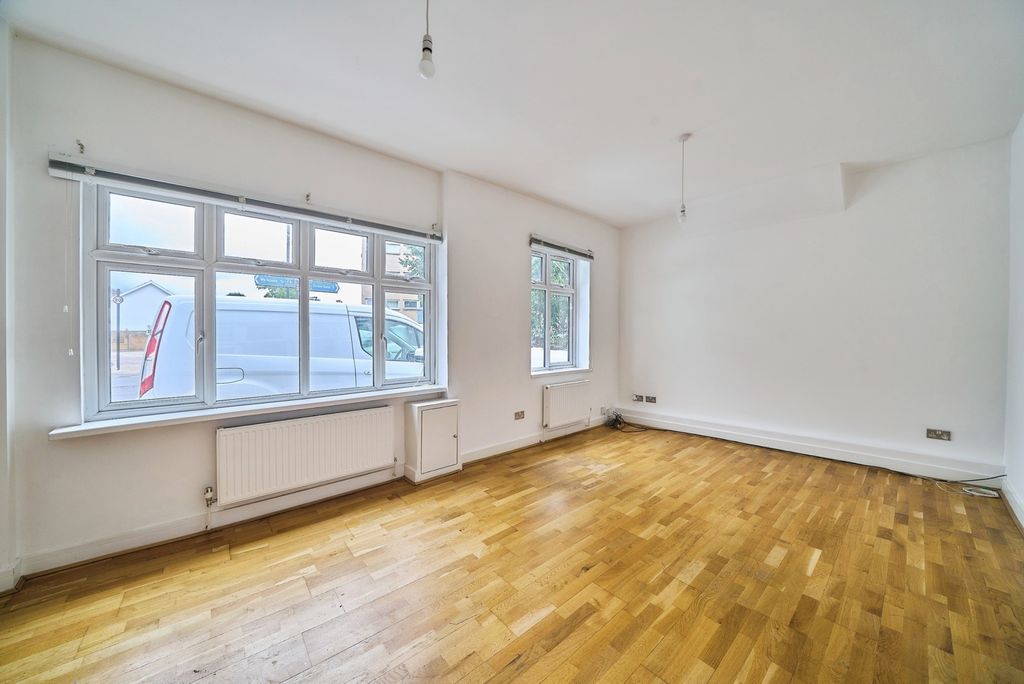 Property photo 2 of 16 Photo