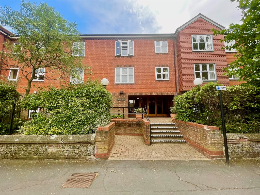 Property photo 1 of 16