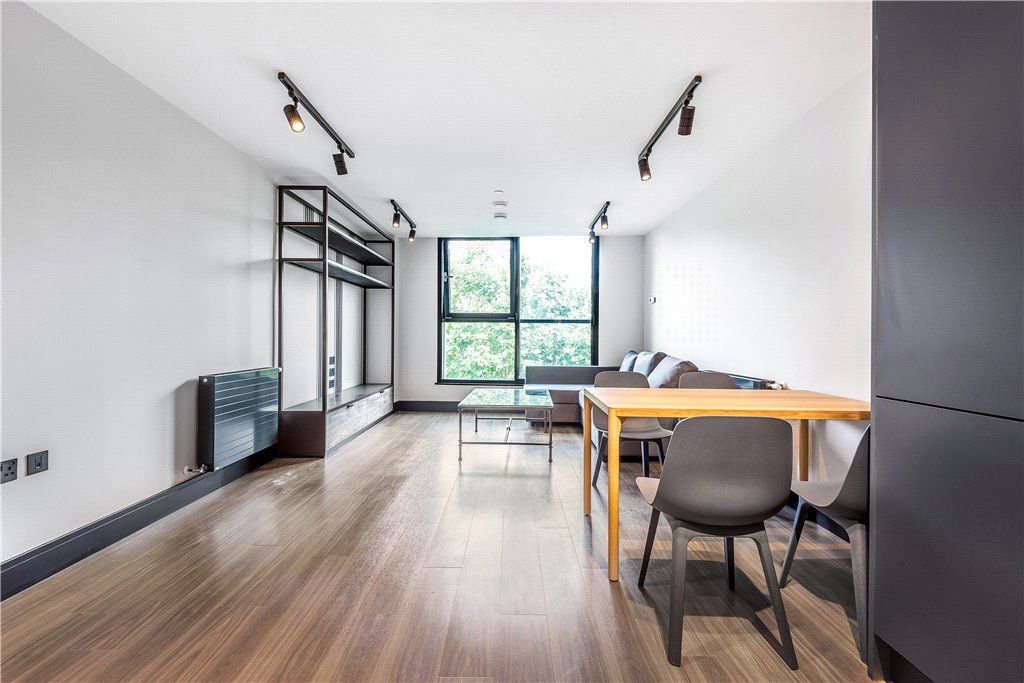 Property photo 3 of 18 Reception/Kitchen