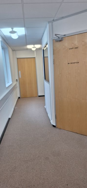 Property photo 2 of 9 Entrance