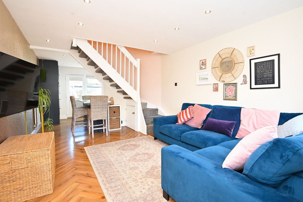 Property photo 3 of 18