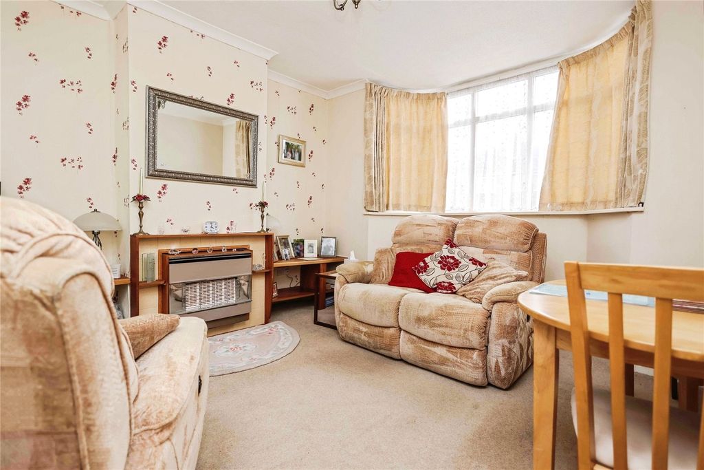 Property photo 2 of 16 Picture No. 21