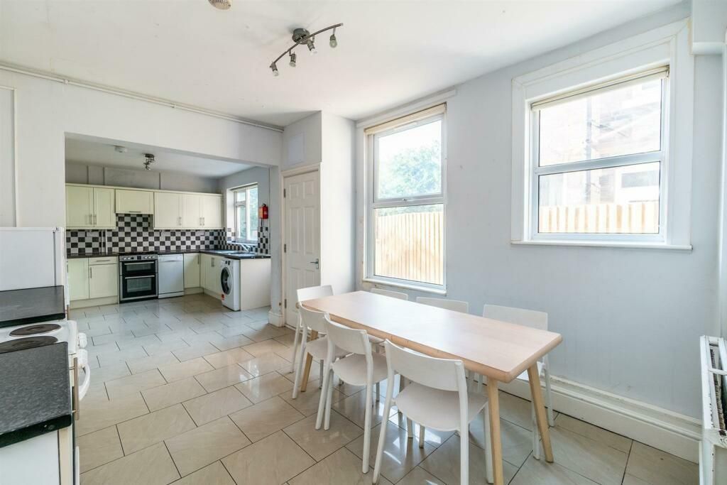 Property photo 2 of 7 Photo 1