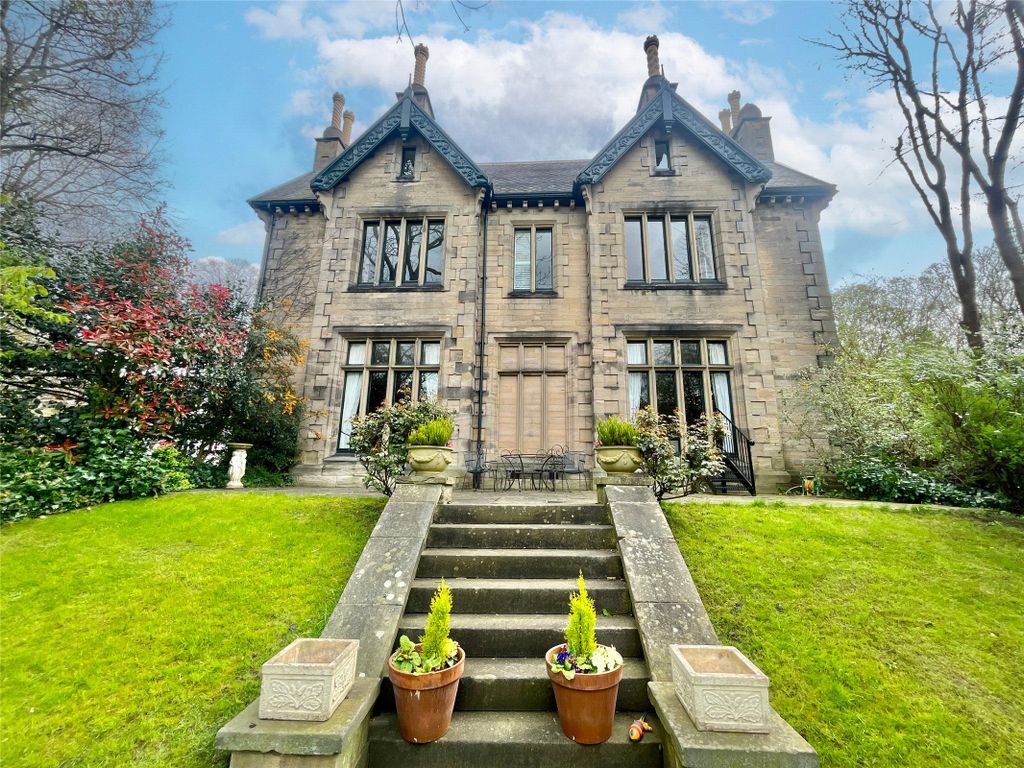 Property photo 1 of 11 External