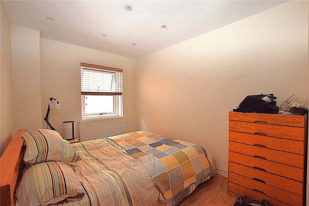 Property photo 3 of 9 Picture No. 27