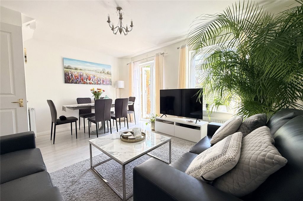 Property photo 2 of 16 Lounge/Diner