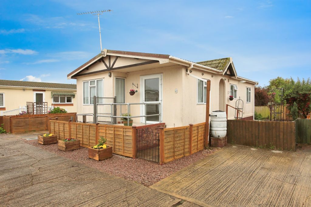 Property photo 3 of 17 Outside