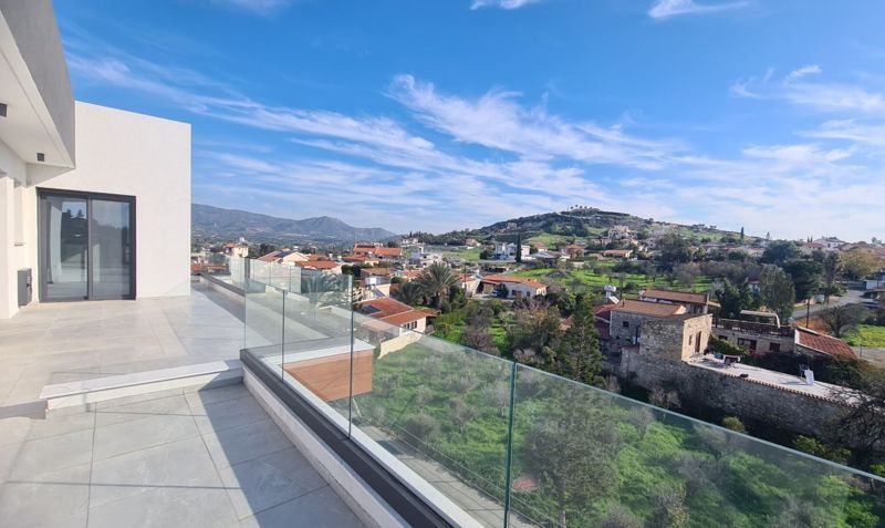 Property photo 3 of 11 Roof Terrace